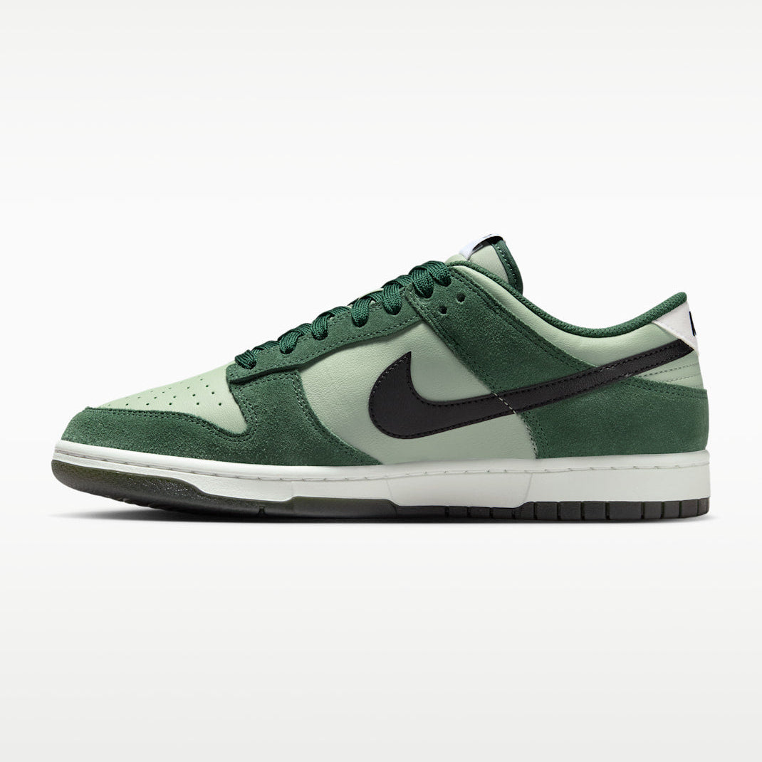 Nike Dunk Low Retro SE Zipped