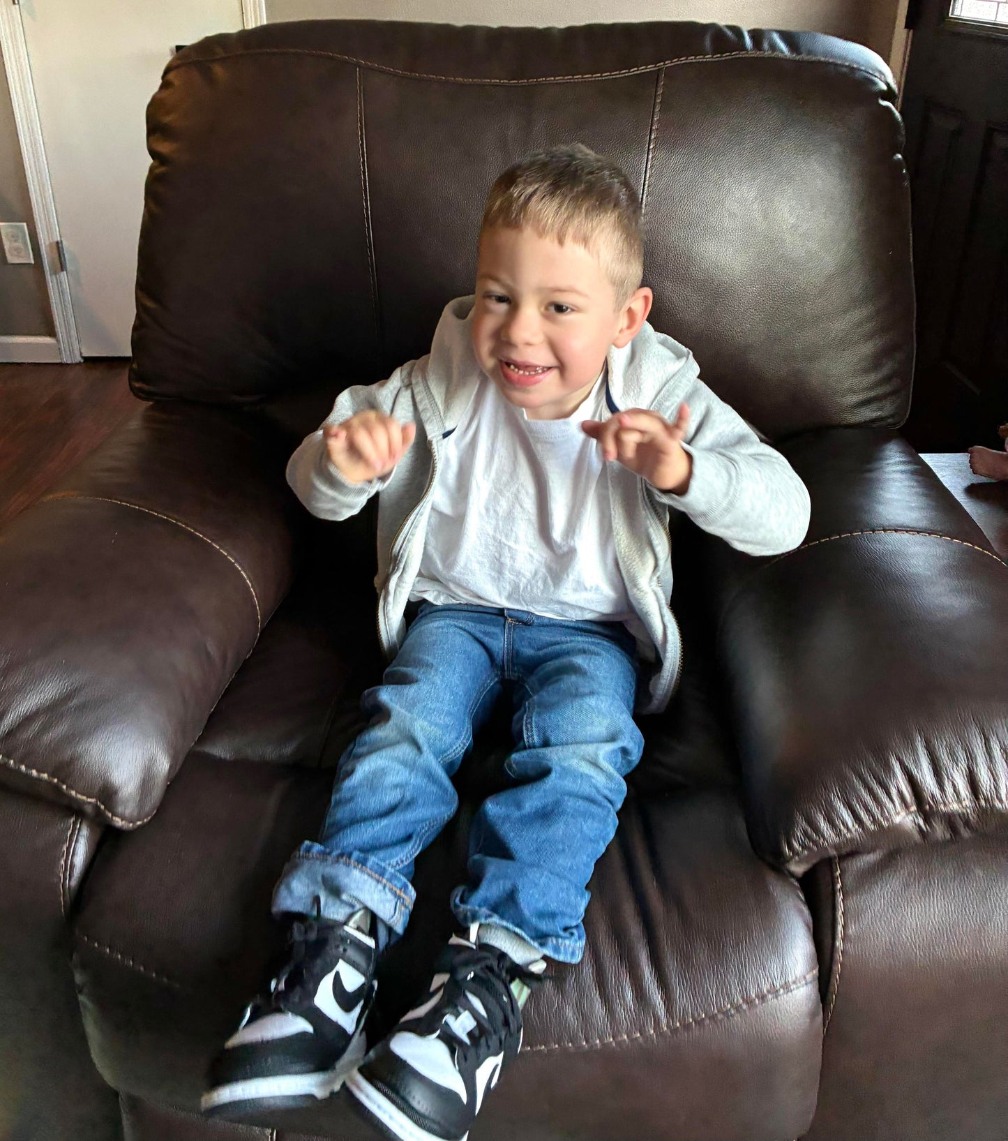 Zipped Shoe Fund - $1 Monthly Supporter