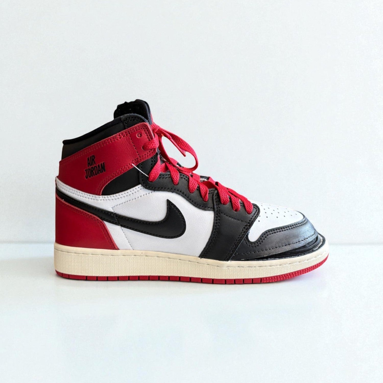 Nike Jordan 1 Mid Zipped