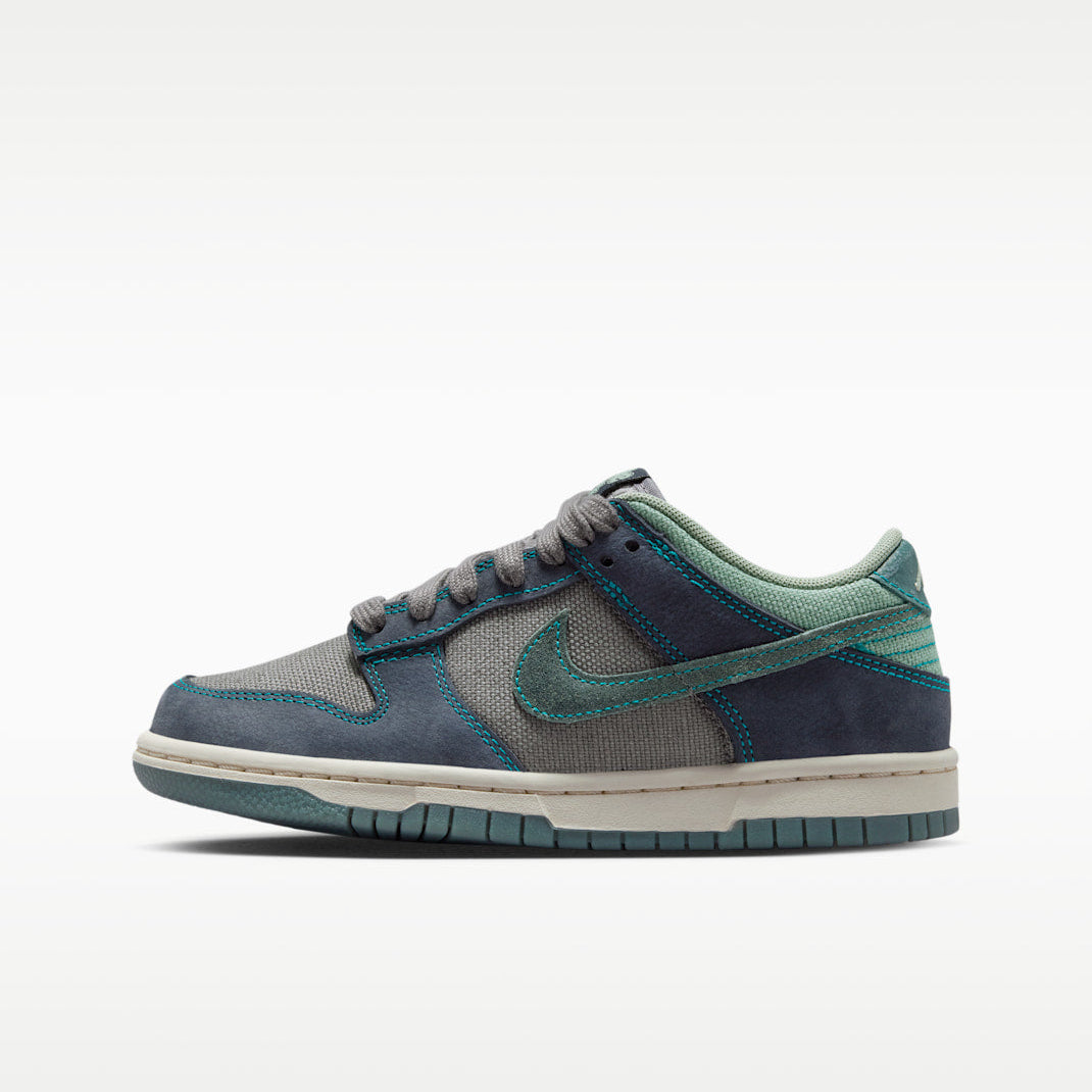 Nike Big Kid Dunk Low LV8 Zipped